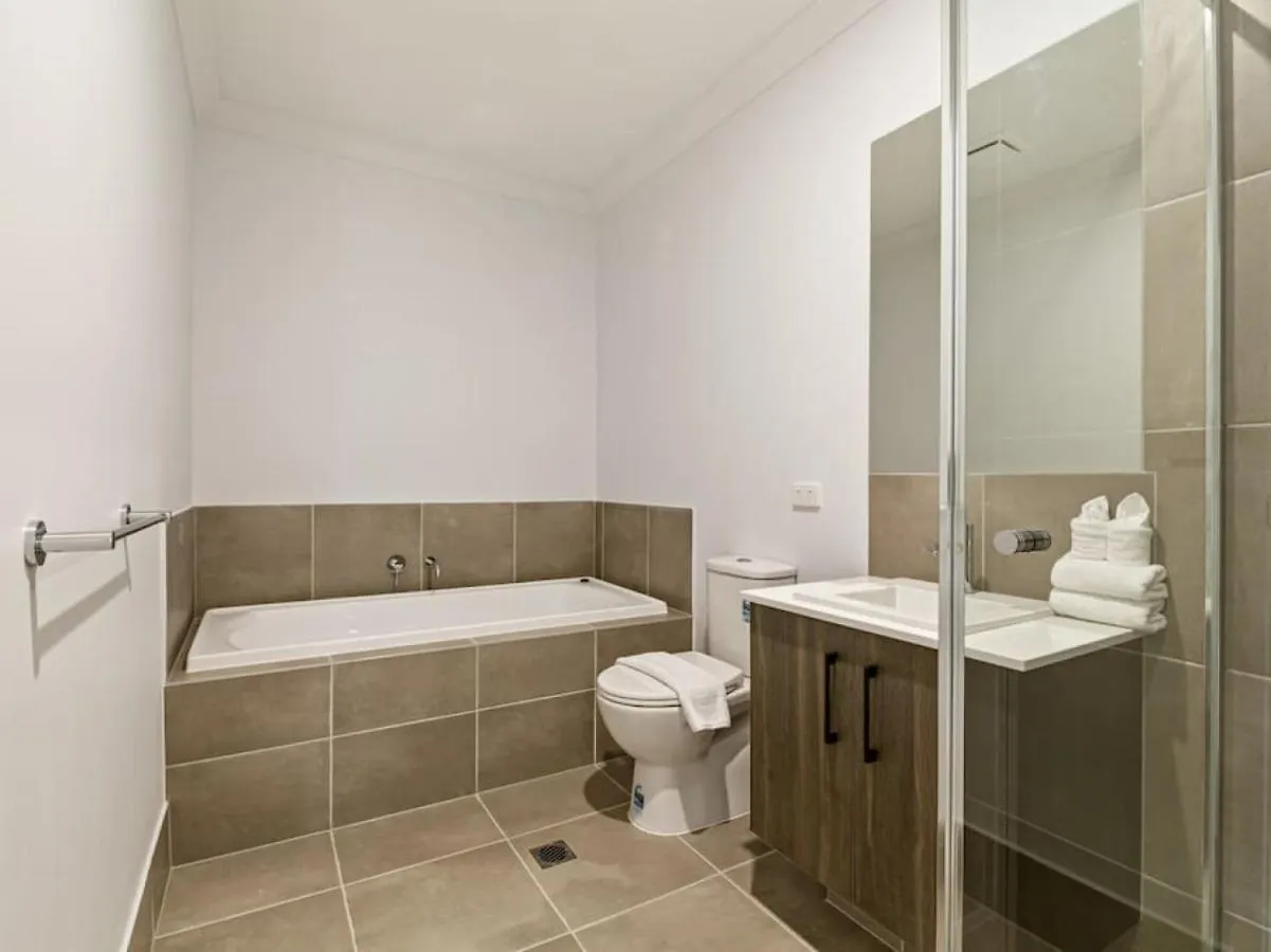 Ideal For Getaway - 3Br Home Browns Plains 0*,  Australien